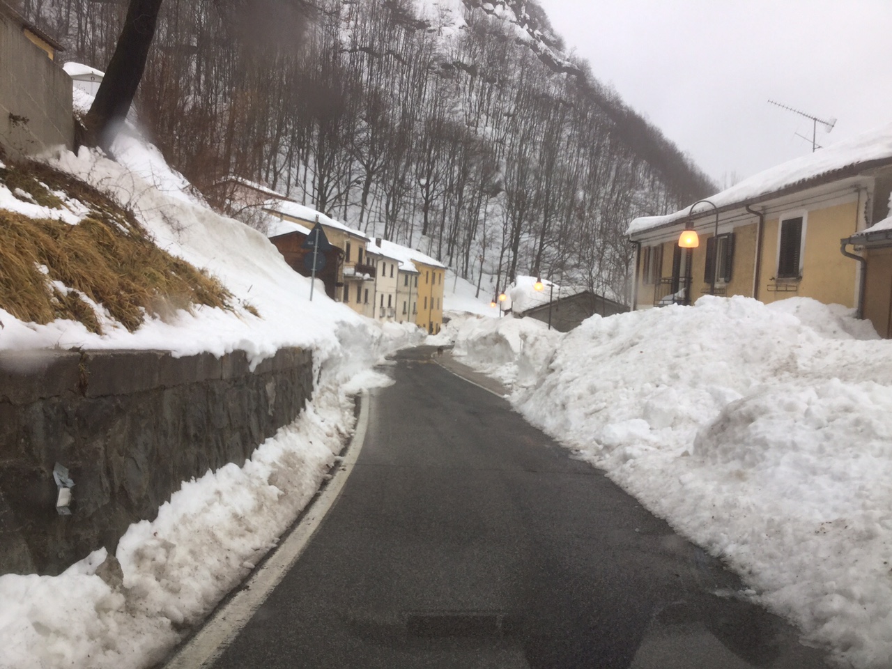 Abruzzo neve strada statale 80