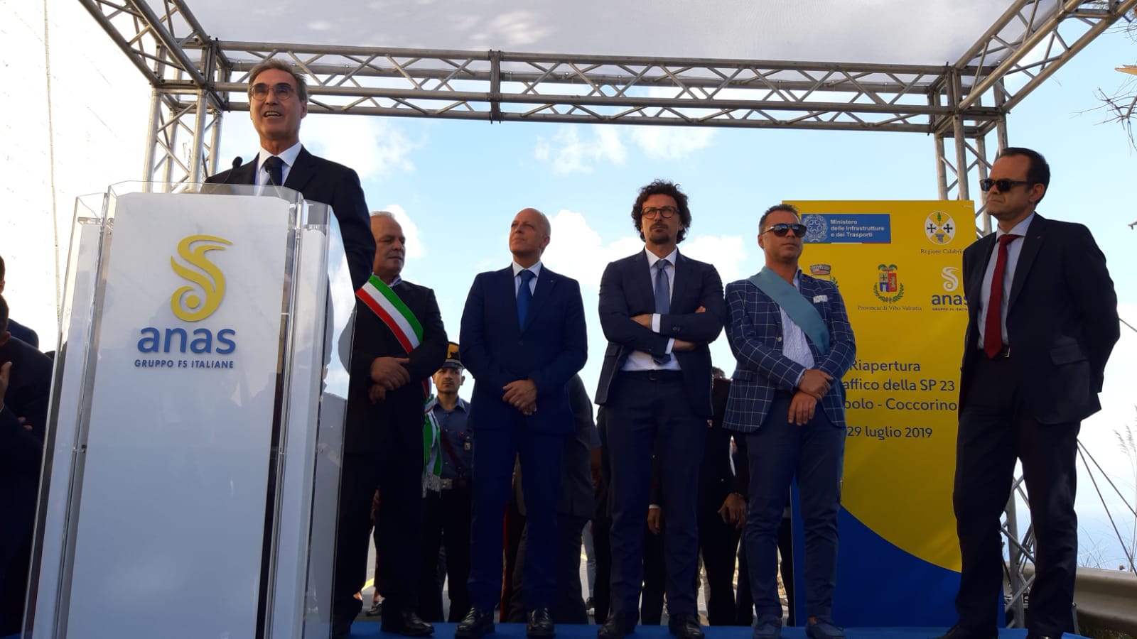 Foto di Massimo Simonini Amministratore delegato Anas all'apertura della Sp 23 Joppolo Coccorino