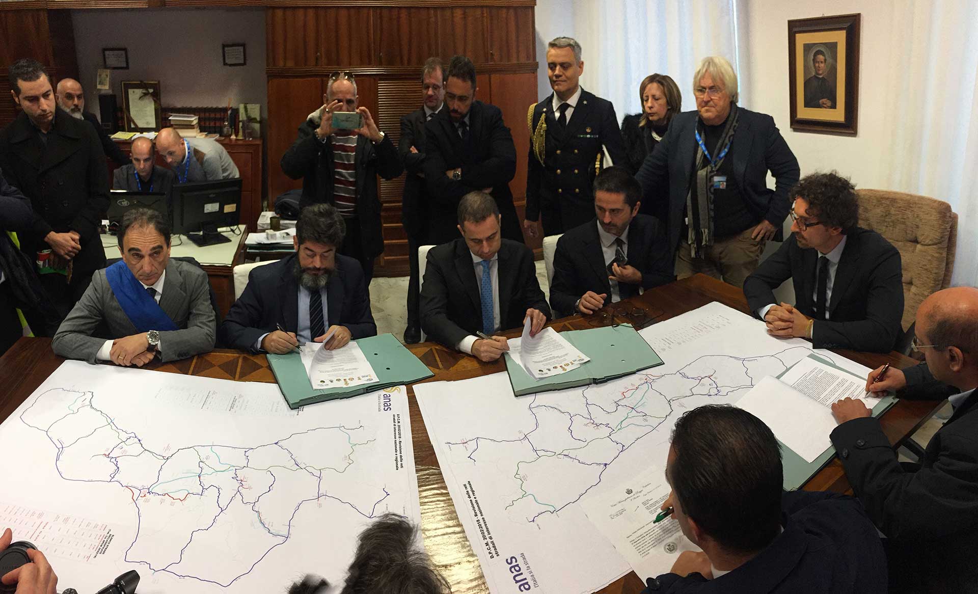 Firma rientro strade Calabria