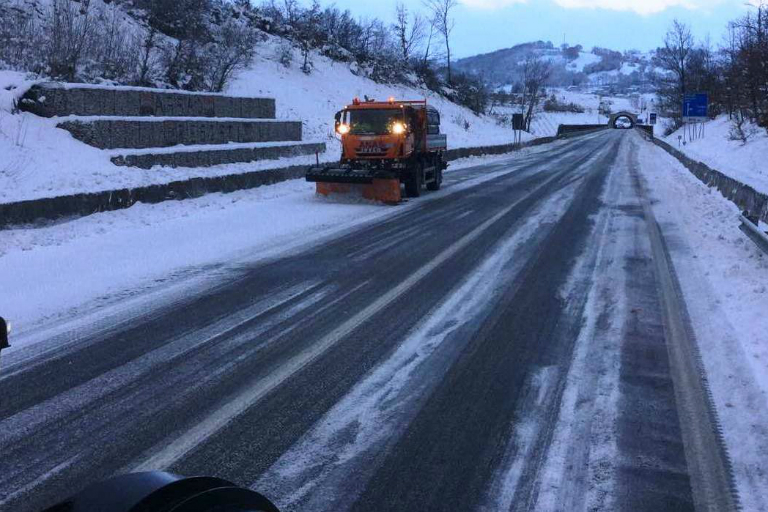 Campania, spazzaneve Anas sulla strada statale 691 'Fondo Valle Sele' - 6 gennaio 2017