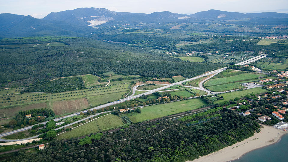 Toscana, strada statale 1 'Via Aurelia', svincolo San Vincenzo Nord