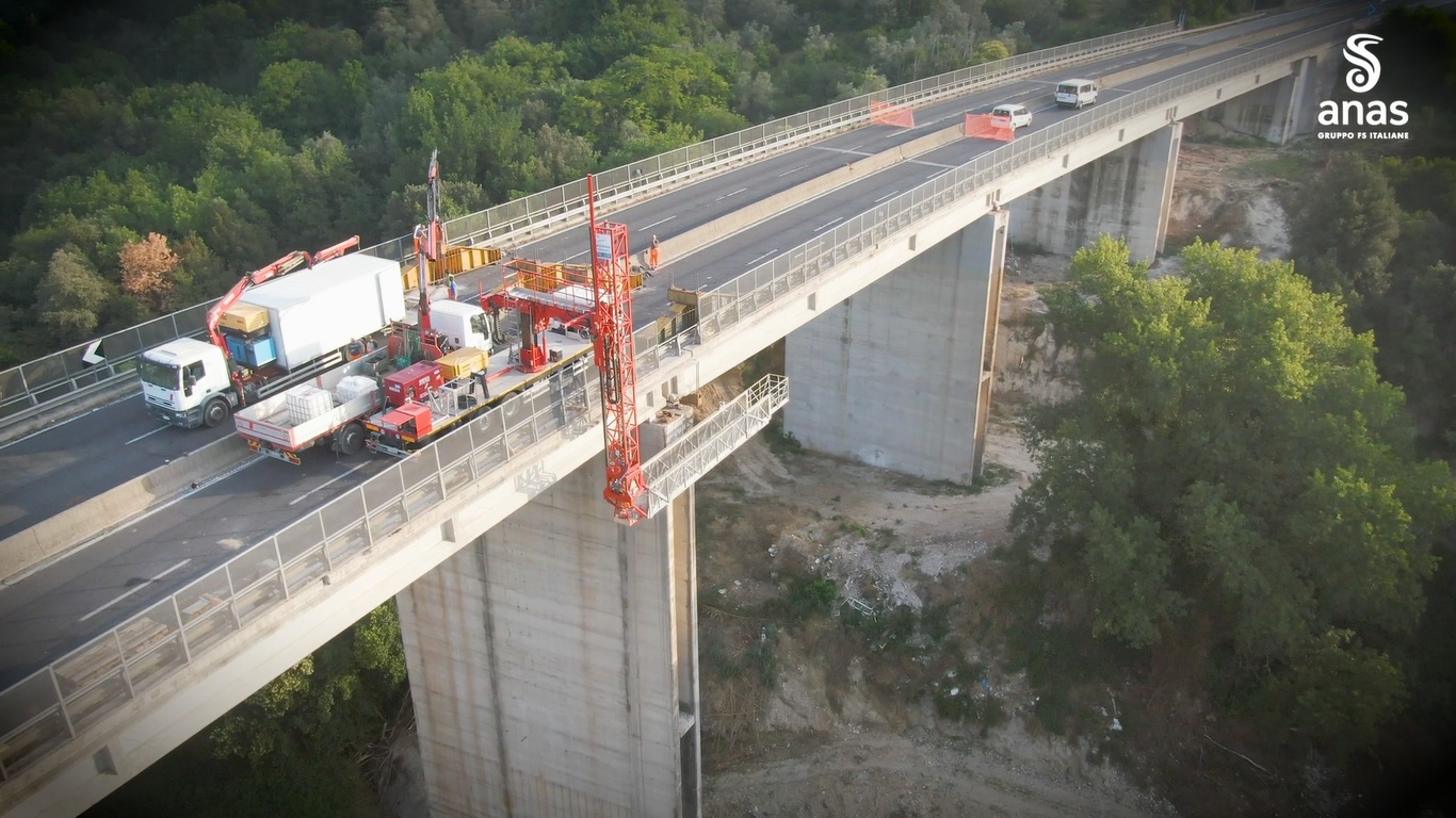 Lavori sul viadotto Montoro