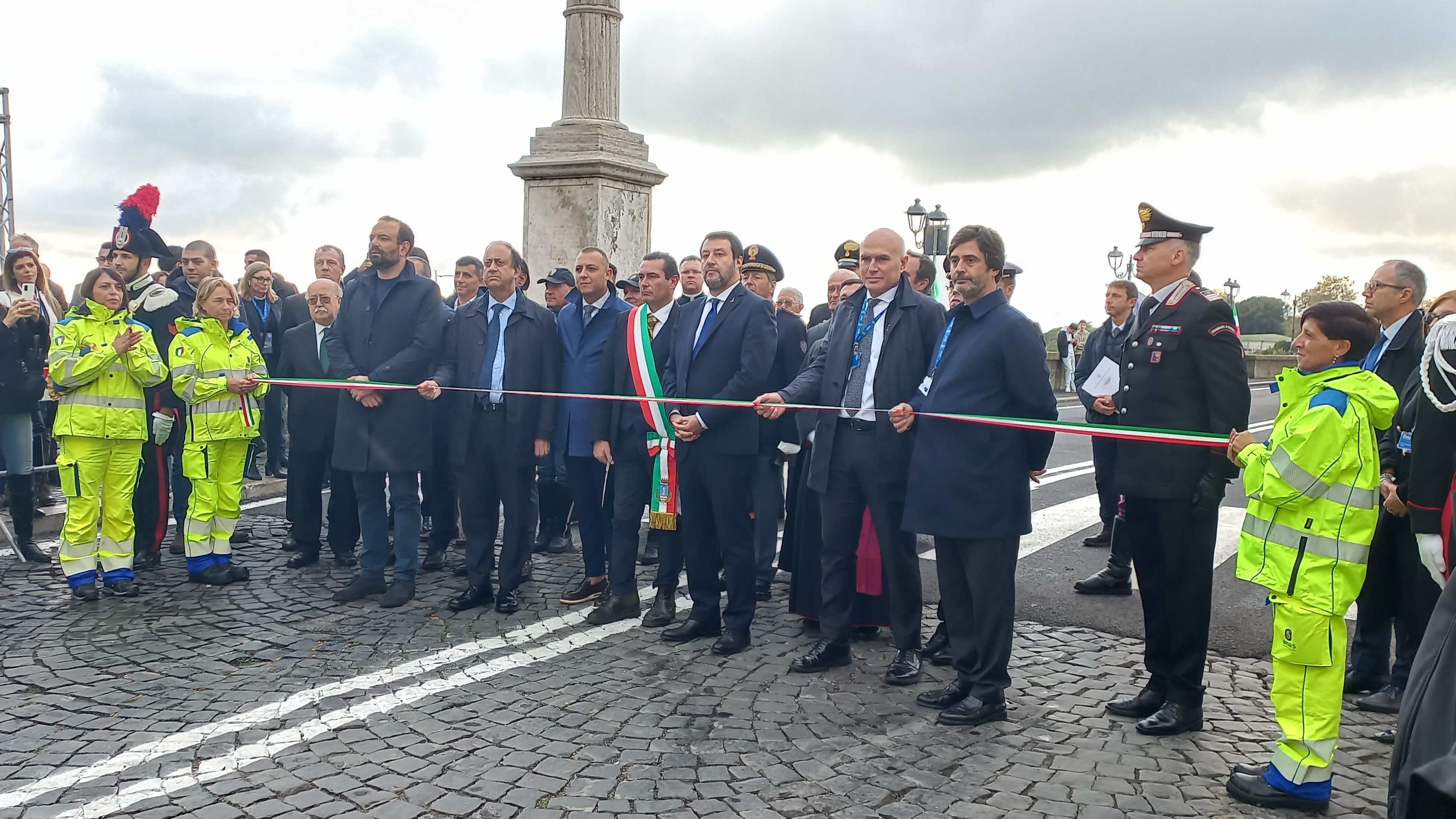 Taglio del nastro ponte di Ariccia