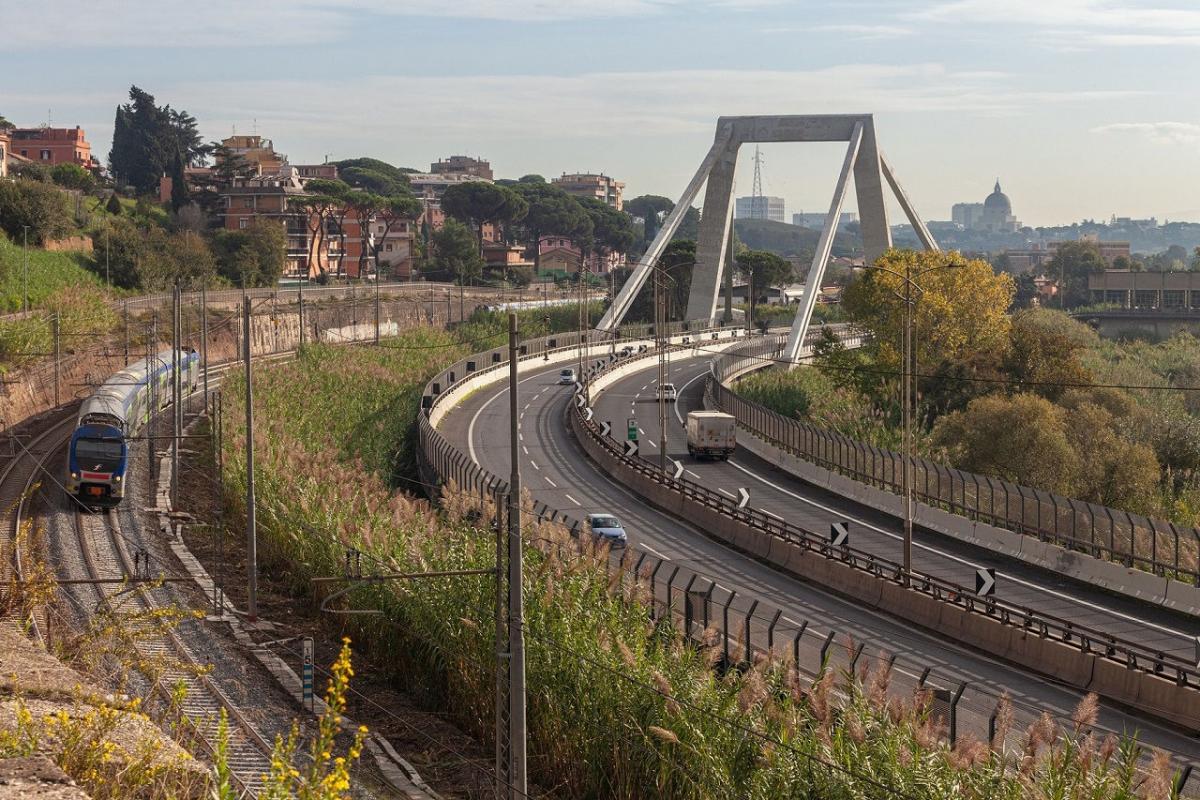 foto diautostrada A91 e ferrovia