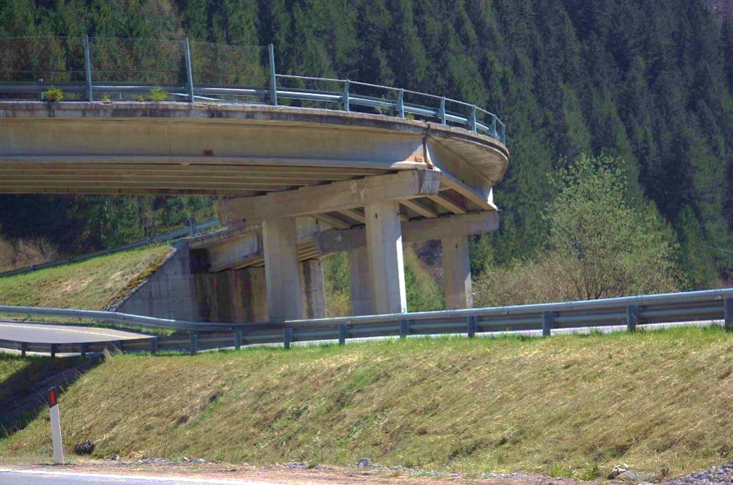 Il viadotto della SS 52