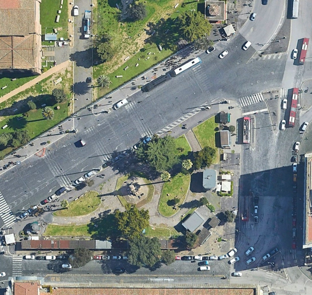 VIA EINAUDI – GIARDINI CON L'OBELISCO DI DOGALI