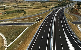 Immagine panoramica di un tratto autostradale Anas