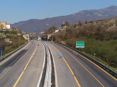 Barriere spartitraffico Anas sull'autostrada A2