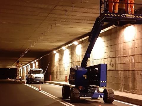 Lavori notturni in galleria Malpasso a Finale Ligure (SV)