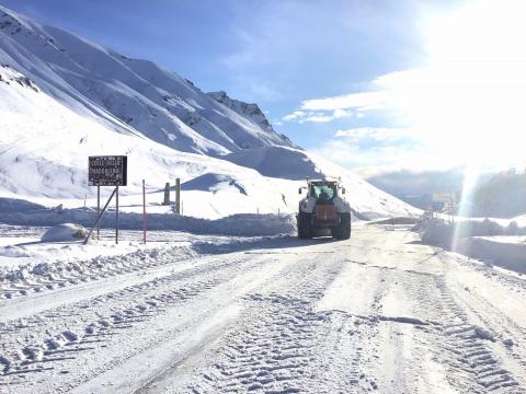  sgombero neve al Colle della Maddalena