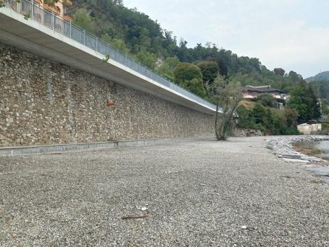 Muro lato lago ad Arona 