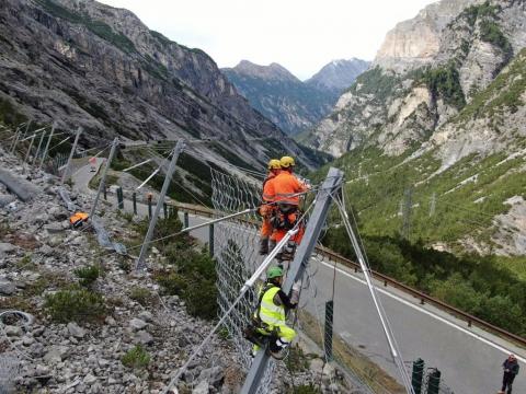 Lavori sulla barriera paramassi a Bormio