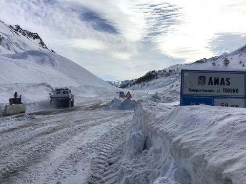 Sgombero neve al colle della Maddalena