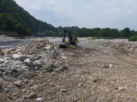 Riavviati i lavori in alveo del fiume Sesia 