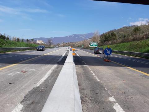 Barriere spartitraffico Anas sull'autostrada A2