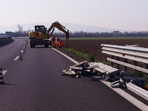 ripristino barriere laterali sul raccordo Torino-Caselle