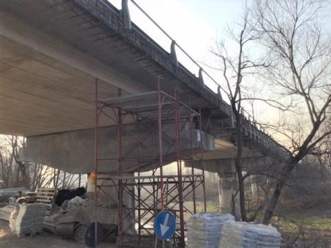 Lavori sul ponte sul Malone a Lombardore 