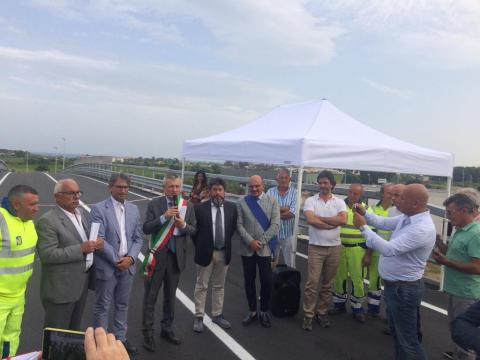 cerimonia inaugurazione apertura svincolo sulla SS106 Jonica a Cirò Marina