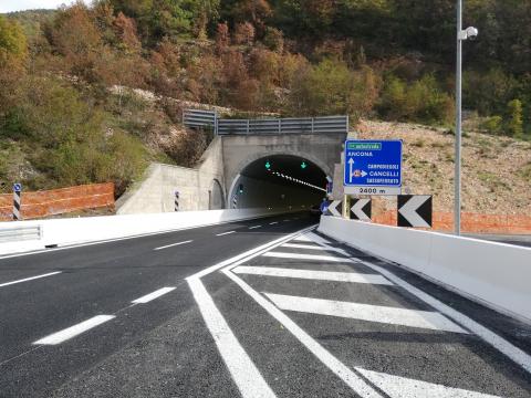 Apertura Quadrilatero, direttrice Perugia-Ancona, tratto Fossato di Vico-Cancelli