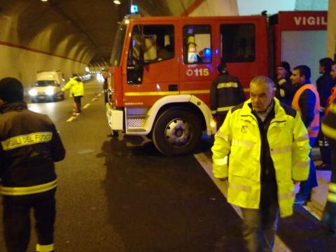 Esercitazione soccorso e incendio galleria Serra Rotonda A2 