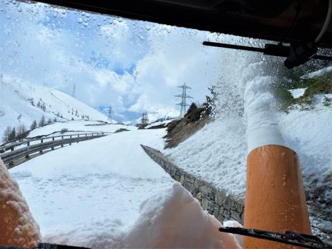 Sgombero neve in corso al Piccolo San bernardo