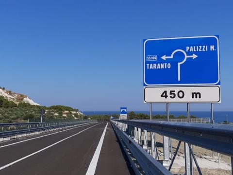 Foto della strada statale 106, variante di Palizzi Marina