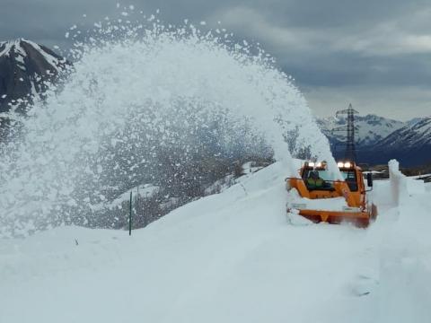 Mezzi e uomini Anas in azione per lo sgombero neve al PSB